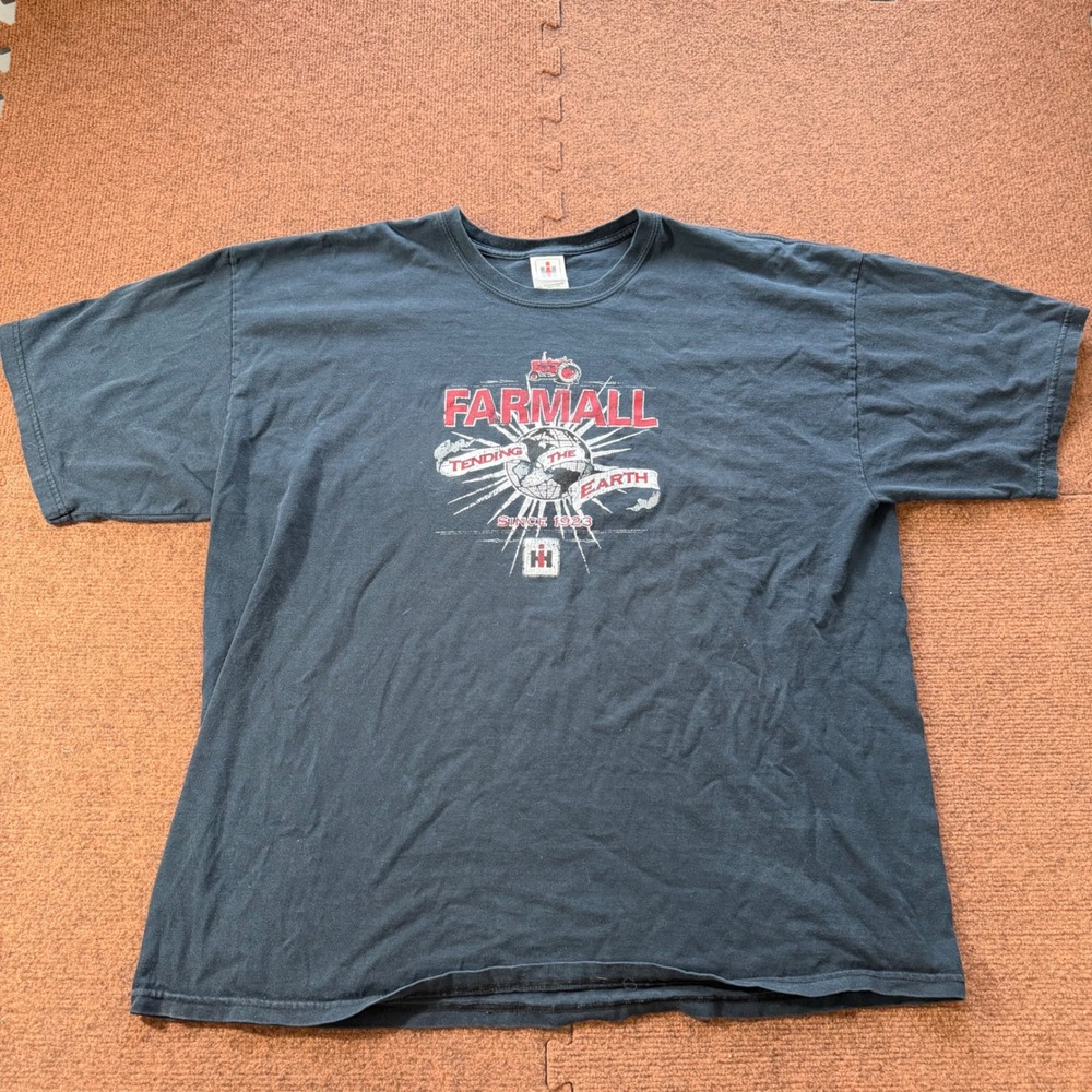 International Harvester Farmall Tending the Earth Graphic T-Shirt Black 2XL